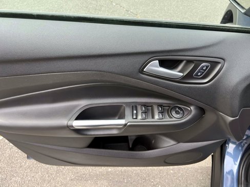 Used 2018 Ford Escape SE image 14