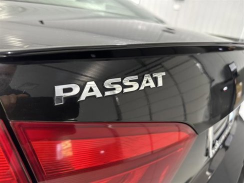 Used 2013 Volkswagen Passat 3.6 SE image 10