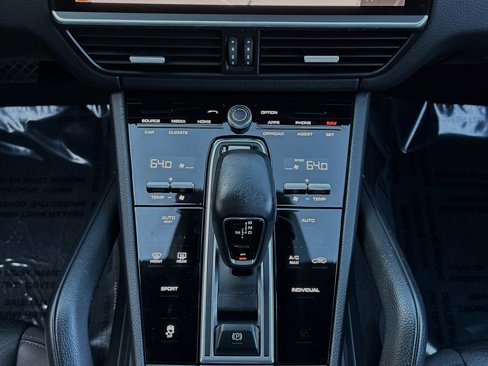 Used 2021 Porsche Cayenne image 22