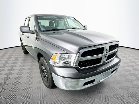 Used 2021 RAM 1500 Classic SLT image 3