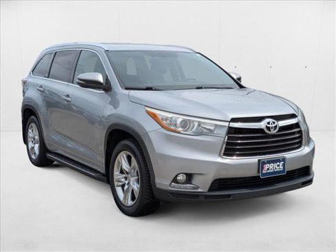 Used 2015 Toyota Highlander Limited image 3