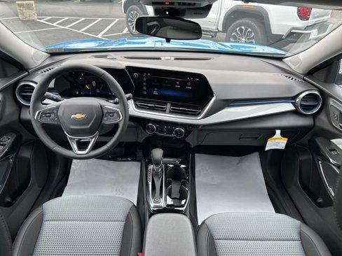 New 2025 Chevrolet Trax LT w/ LT Convenience Package image 11