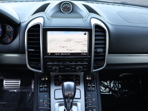 Used 2013 Porsche Cayenne Turbo image 35