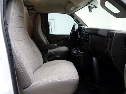 Used 2019 Chevrolet Express 2500 w/ Driver Convenience Package image 32