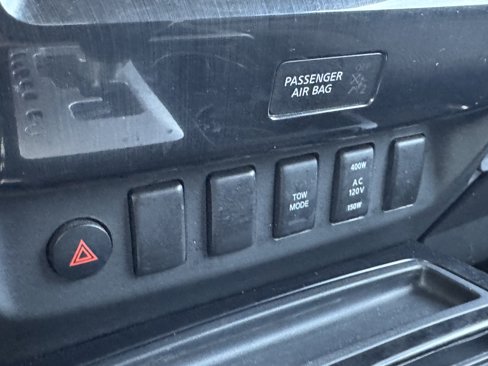 Used 2014 Nissan Titan SV w/ SV Value Truck Package image 28