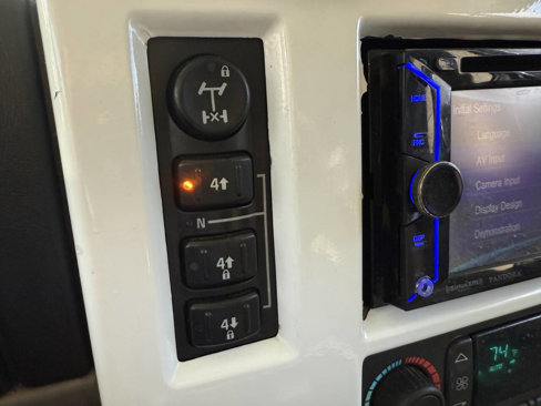 Used 2003 HUMMER H2 w/ Preferred Equipment Group image 28