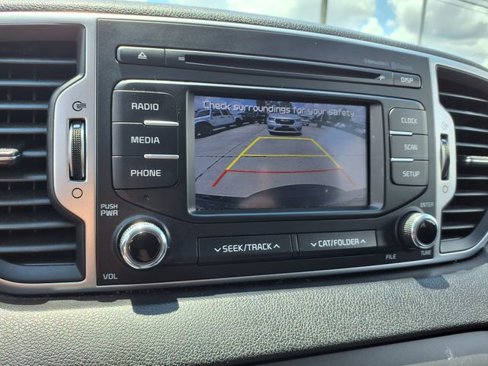 Used 2019 Kia Sportage LX image 7