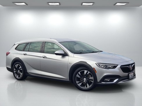 Used 2018 Buick Regal Preferred w/ Sights and Sounds Package image 1