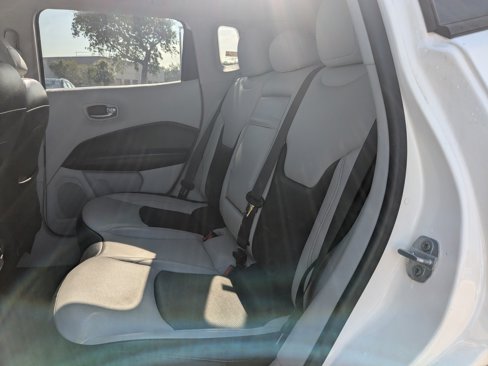 Used 2019 Jeep Compass Limited image 14