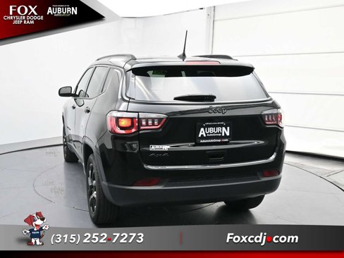 Used 2023 Jeep Compass Latitude w/ Convenience Group image 11