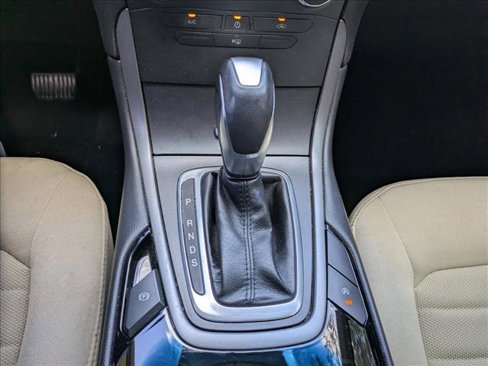Used 2017 Ford Edge SE image 13