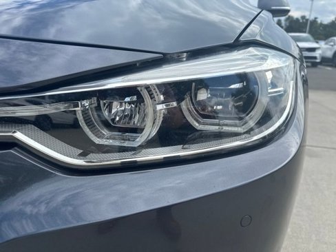 Used 2018 BMW 330i xDrive Sedan w/ M Sport Package image 11