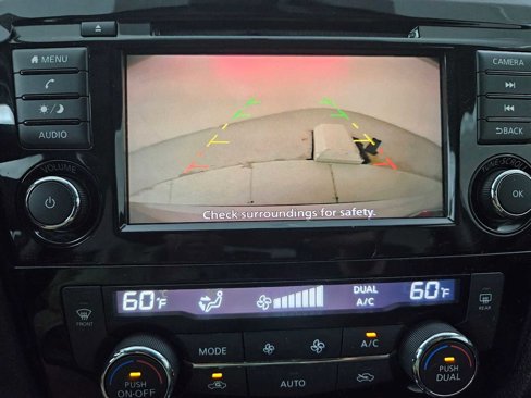 Used 2018 Nissan Rogue SV image 19