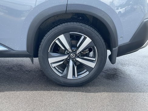 Used 2021 Nissan Rogue Platinum image 9