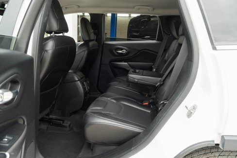 Used 2019 Jeep Cherokee Limited image 22