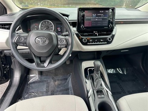 Used 2022 Toyota Corolla LE image 17