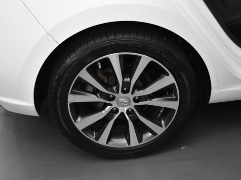 Used 2018 Hyundai Elantra GT image 28