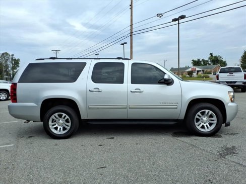 Used 2013 Chevrolet Suburban LT image 3