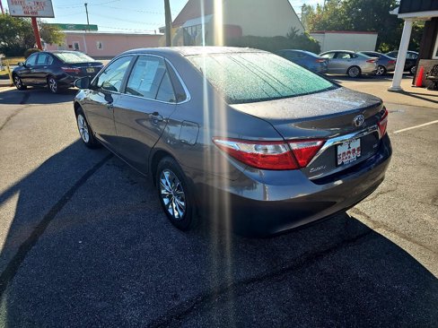 Used 2017 Toyota Camry LE image 7