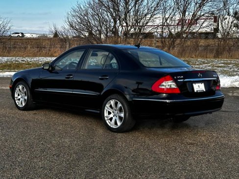Used 2009 Mercedes-Benz E 350 4MATIC Sedan image 5