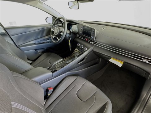 New 2025 Hyundai Elantra SE image 29
