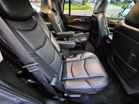 Used 2018 Cadillac Escalade Luxury image 13