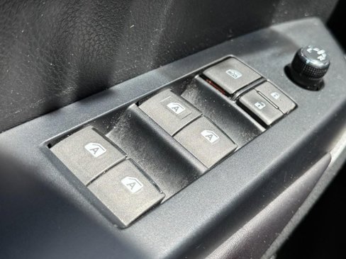 Used 2016 Toyota Highlander Limited image 24