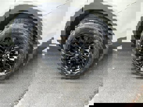 Used 2019 Land Rover Discovery Sport HSE image 13
