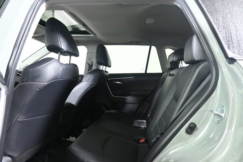 Used 2023 Toyota RAV4 XLE Premium image 7