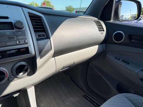 Used 2011 Toyota Tacoma 4x4 Double Cab image 21