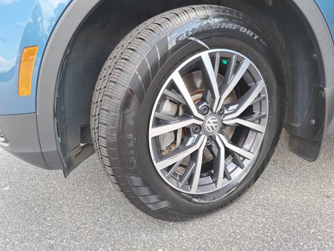 Certified 2020 Volkswagen Tiguan SE image 30
