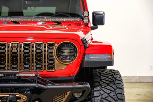 Used 2024 Jeep Wrangler Unlimited Rubicon w/ Technology Group image 29