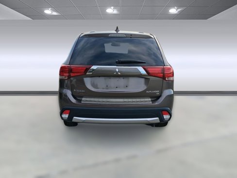 Used 2018 Mitsubishi Outlander SE image 8