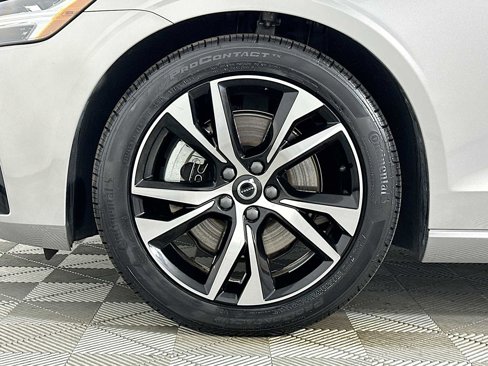Certified 2025 Volvo S60 B5 Core image 28