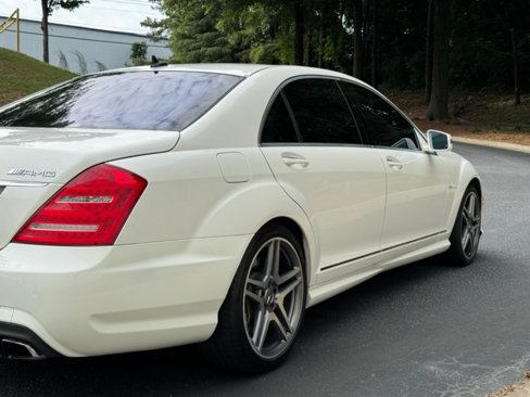 Used 2011 Mercedes-Benz S 63 AMG w/ Driver Assistance Pkg image 23