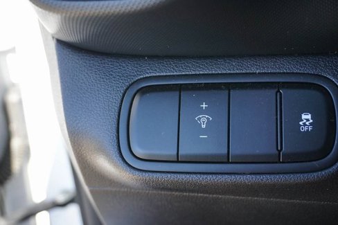 Used 2023 Hyundai Venue SEL image 24