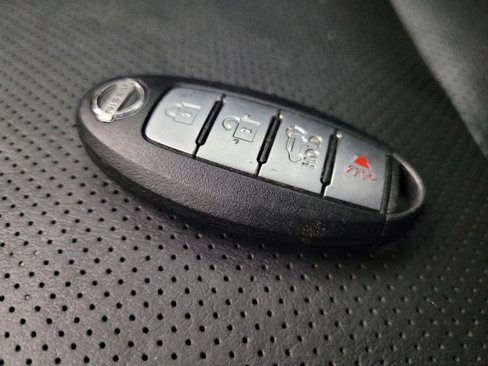 Used 2016 Nissan Rogue SL image 32
