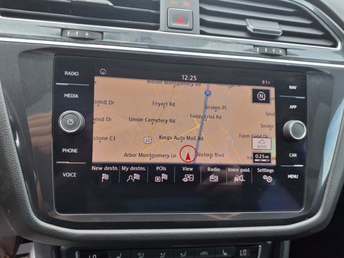 Used 2018 Volkswagen Tiguan SEL image 15