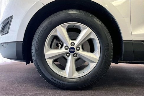 Used 2016 Ford Edge SE image 9