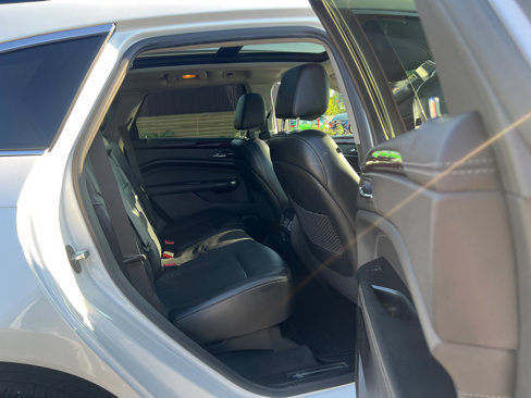 Used 2015 Cadillac SRX Luxury image 40