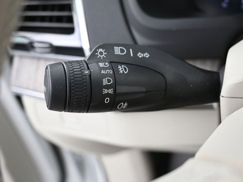 Certified 2024 Volvo XC90 B6 Plus image 16
