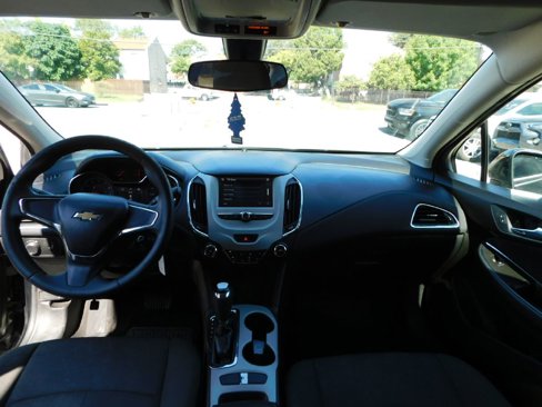 Used 2018 Chevrolet Cruze LS image 36