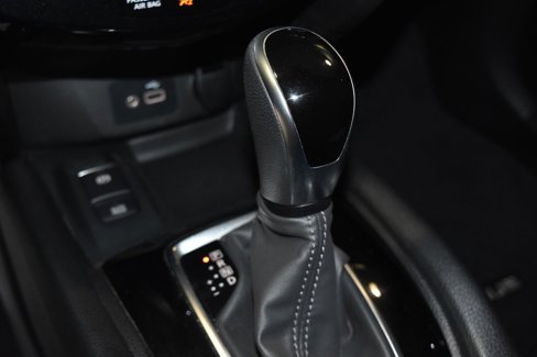 Used 2020 Nissan Rogue SV w/ Premium Package image 17