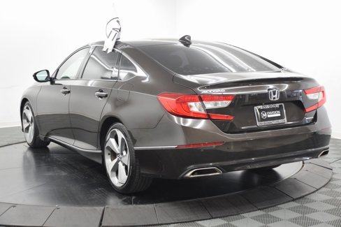 Used 2018 Honda Accord Touring image 6