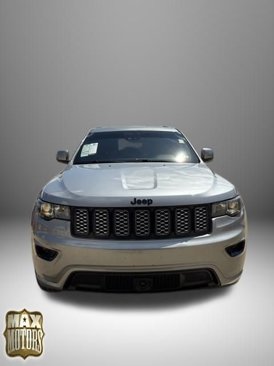 Used 2021 Jeep Grand Cherokee Laredo X image 2