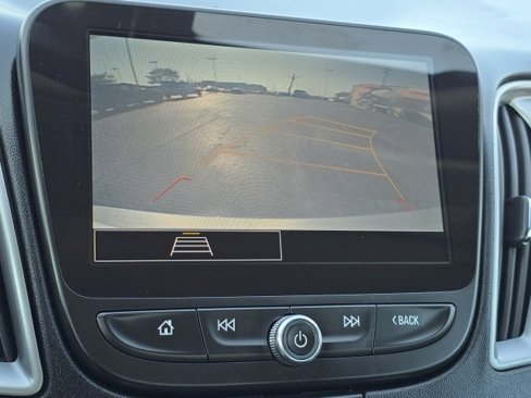 Used 2022 Chevrolet Malibu LT image 4