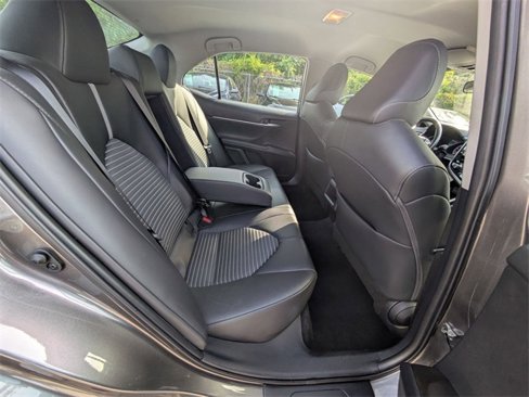 Used 2023 Toyota Camry SE image 30
