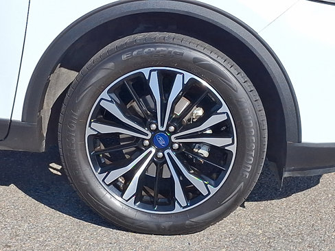 Certified 2022 Ford Escape SE w/ SE Sport Appearance Package image 8