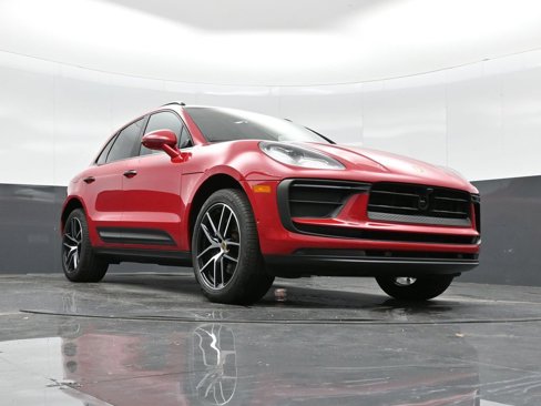 Used 2025 Porsche Macan image 40
