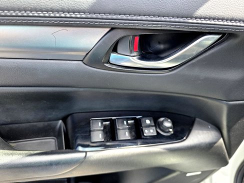 Used 2019 MAZDA CX-5 Touring image 14